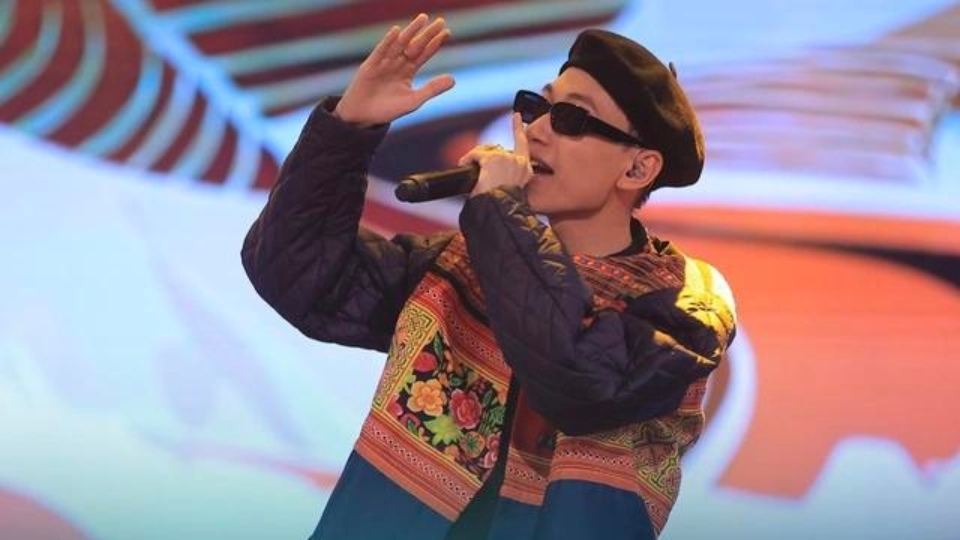 À Lôi của Double2T