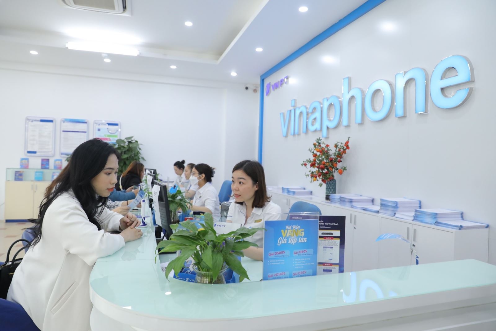 Đổi eSIM VinaPhone tại nhà được không?