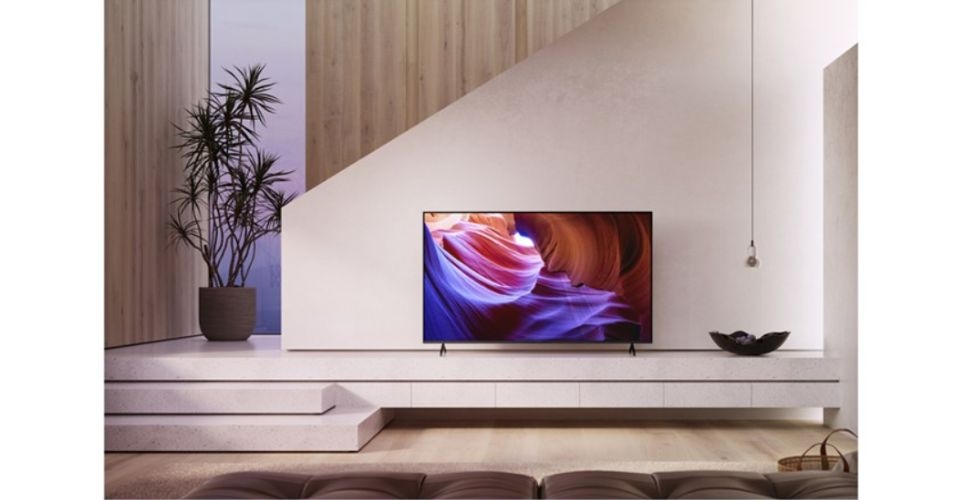 Trang bị công nghệ hiện đại như Dolby Atmos, S-Force Front Surround, DTS Digital Surround, và bộ S-Master Digital Amplifier