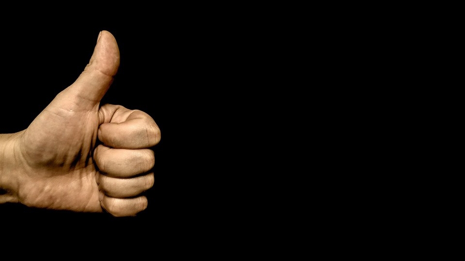 Ký hiệu tay “like”.