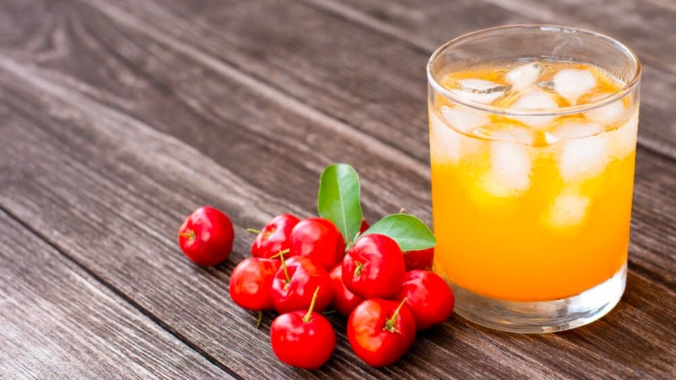 nước ép sơ ri và dứa
