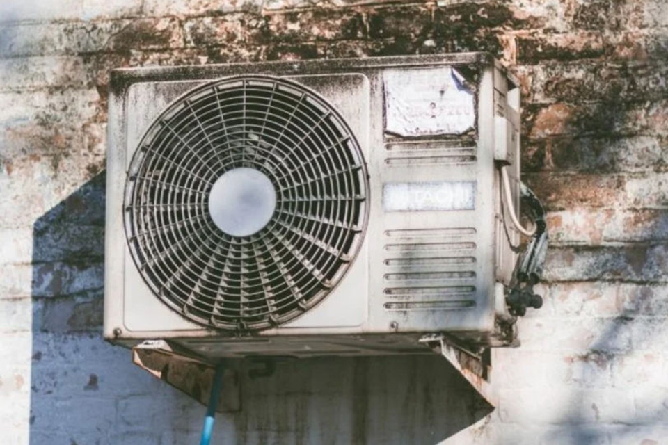 Vệ sinh cục nóng máy lạnh - Ảnh 02