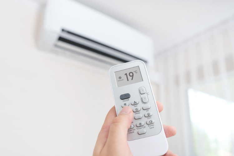 Hướng dẫn thay pin remote máy lạnh đơn giản từ một số thương hiệu thông dụng - Hình 4