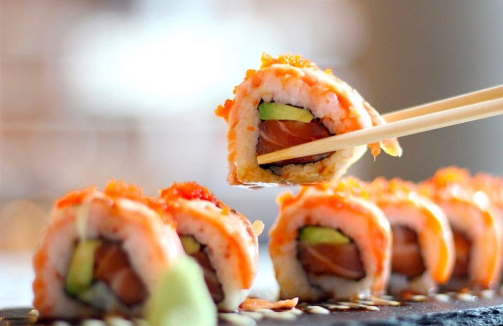 Bạn có thể giảm cân an toàn nếu ăn sushi đúng cách và lành mạnh