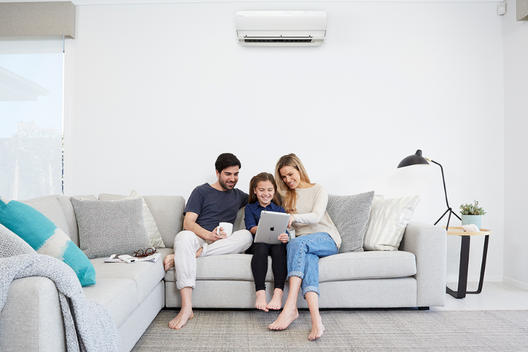 Kiểm tra điện áp nguồn cấp cho máy lạnh Electrolux
