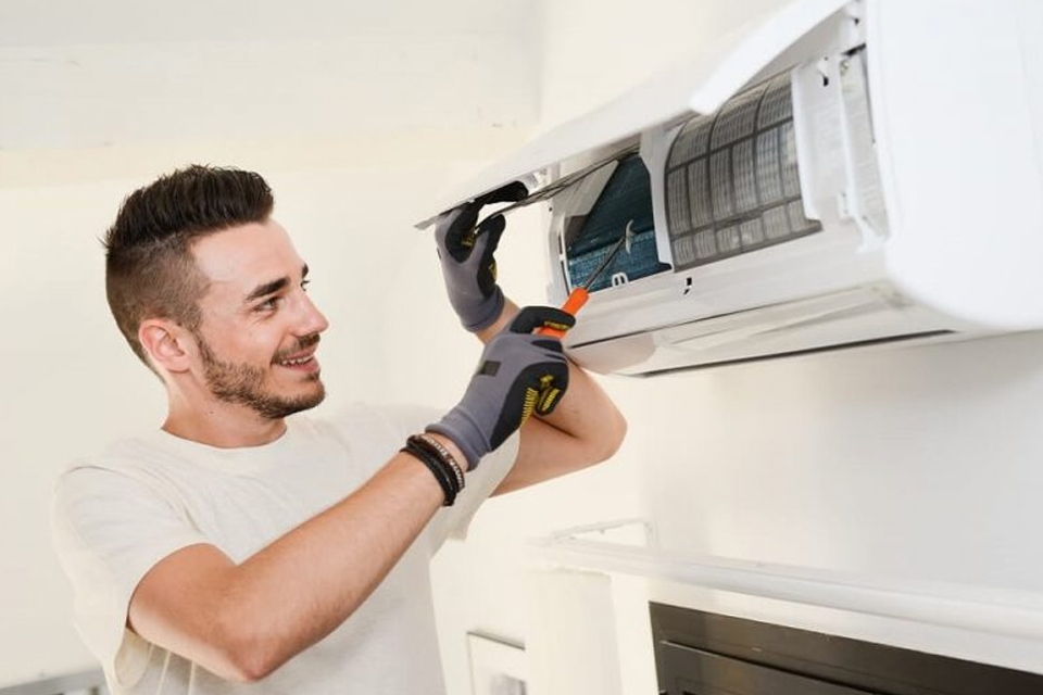 Lưu ý khi vệ sinh máy lạnh Electrolux.