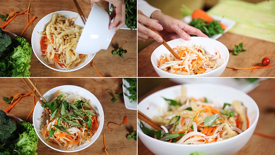 Trộn gỏi chân gà rút xương truyền thống.