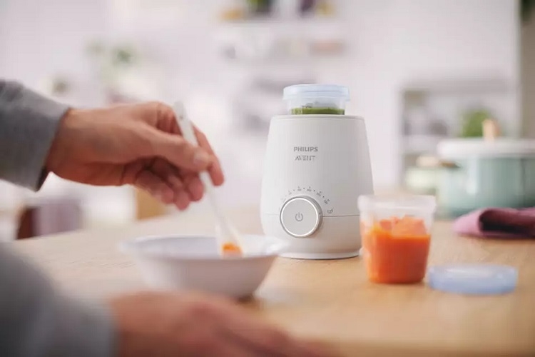 Máy hâm sữa mang đến nhiều công năng giúp mẹ bỉm rảnh tay hơn