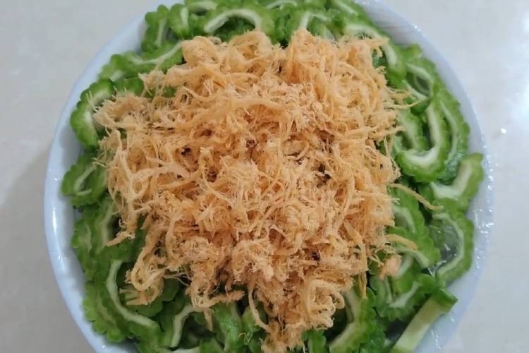Hướng dẫn cách chế biến món khổ qua chà bông (mướp đắng ruốc) giòn ngon không bị đắng rất đơn giản và dễ gây nghiện (hình 2)