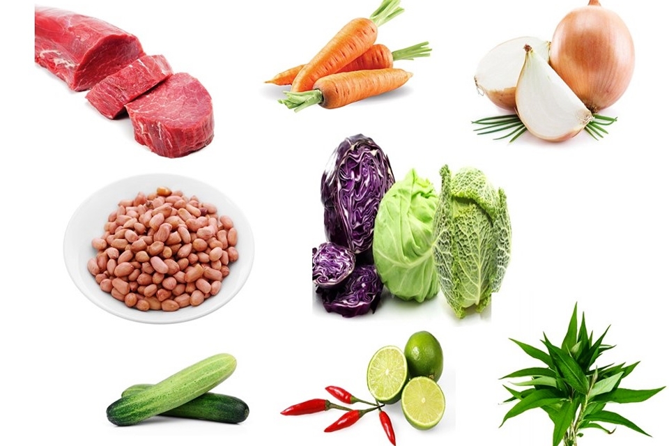 Nguyên liệu chế biến món gỏi bò ngũ sắc.