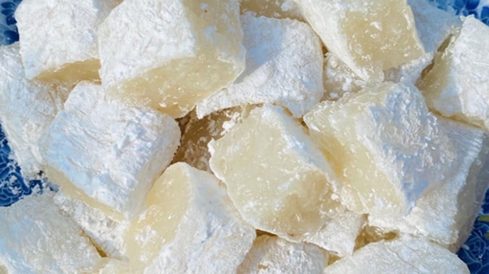 Nhược điểm của bánh hồng Bình Định là không bảo quản được lâu