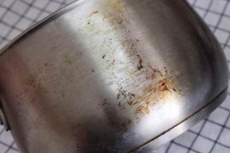 Nồi inox bị ố vàng: Hướng dẫn cách làm sạch đơn giản, nhanh chóng cho những ai chưa biết 1