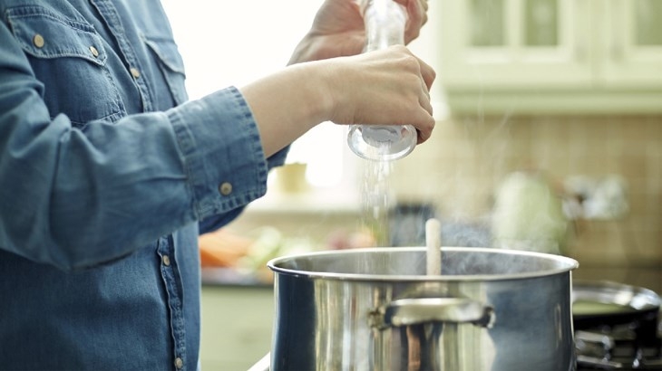 Nồi inox bị ố vàng: Hướng dẫn cách làm sạch đơn giản, nhanh chóng cho những ai chưa biết 2