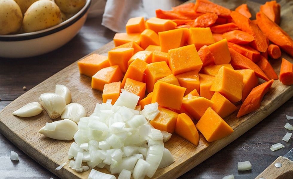 Cà rốt và hành tây thái