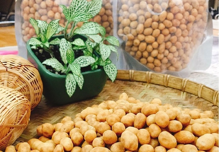 Bảo quản đậu phộng da cá trong túi zip dùng được trong 1 tháng