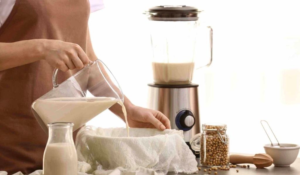 Cách làm sữa đậu nành vừa thơm ngon, an toàn vừa tiết kiệm thời gian, công sức 3