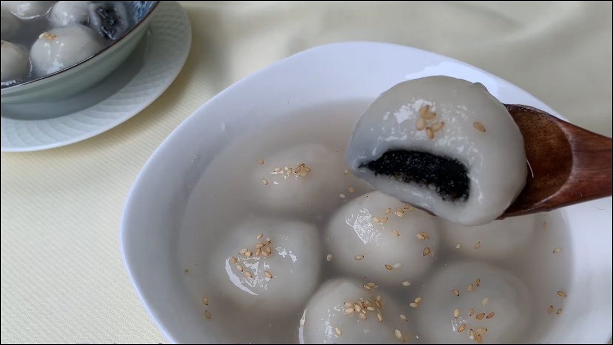 Món bánh trôi tàu vừng đen ngọt thơm, cuốn hút