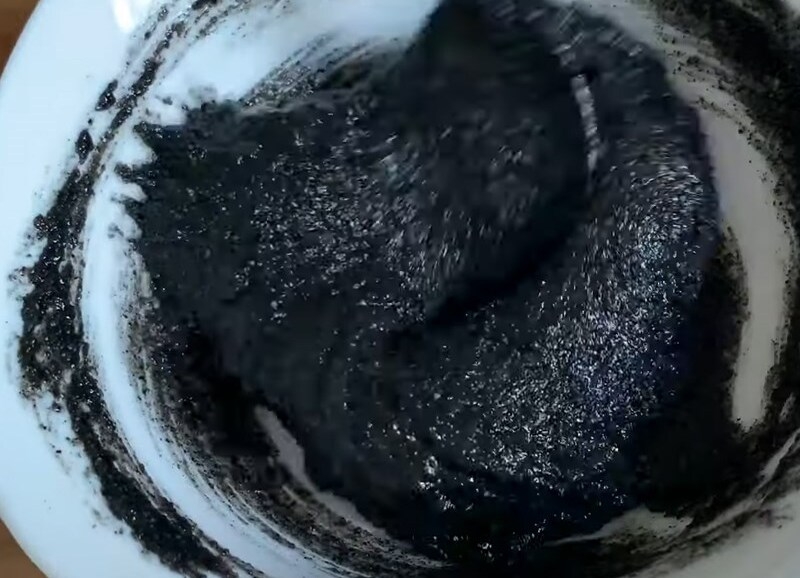 Trộn đều hỗn hợp mè đen
