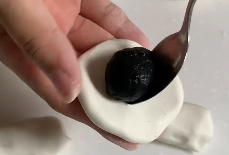 Cho nhân vào vỏ bột