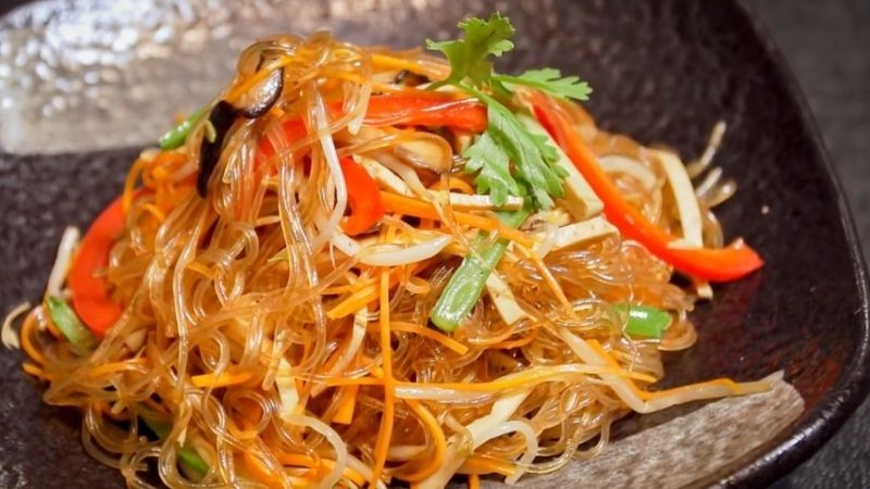 Với 1 bát miến dong thông thường sẽ không làm bạn tăng cân nhanh