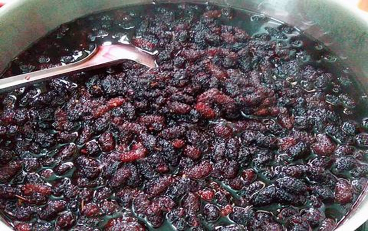 Mứt dâu tằm sánh ngon chuẩn vị nhưng lại cực kì đơn giản, dễ làm ngay tại nhà 3