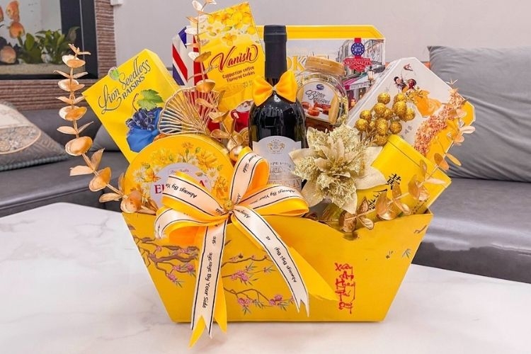 Chọn giỏ quà Tết biếu người thân trong gia đình