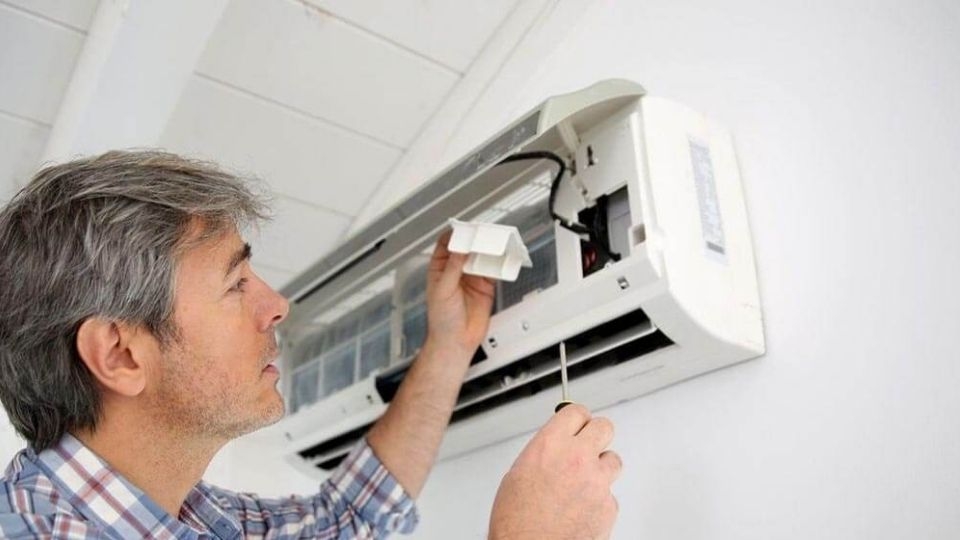 Cách tháo dàn lạnh của máy lạnh Daikin