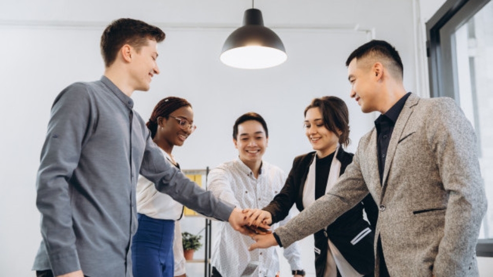 Đánh giá KPI và tính toán tiền lương thưởng