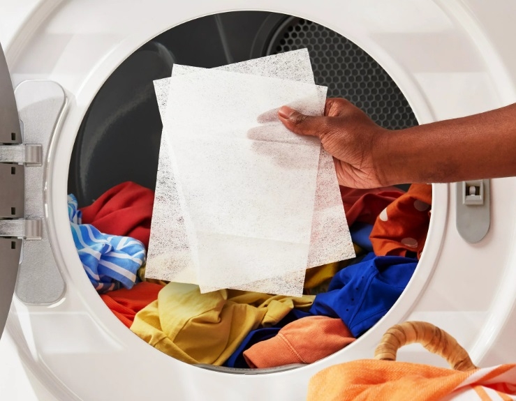 cách dùng giấy thơm cho máy sấy 4