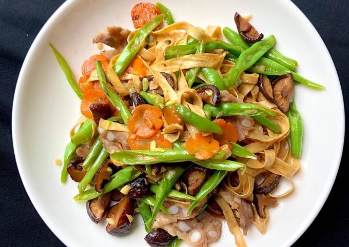 Món váng đậu xào thập cẩm bắt mắt, ngon miệng