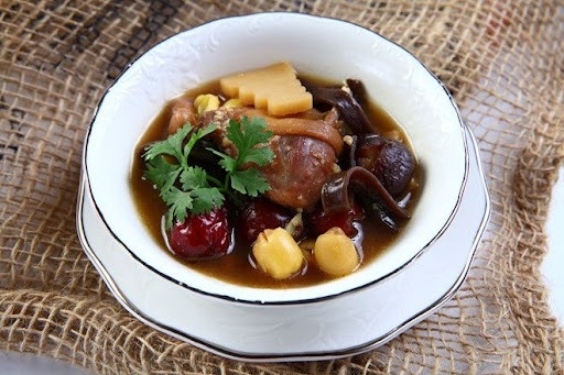 Món váng đậu om táo đỏ và mộc nhĩ lạ miệng