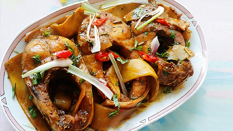 Cá chép kho măng là món ăn bình dân nhưng có hương vị tuyệt vời