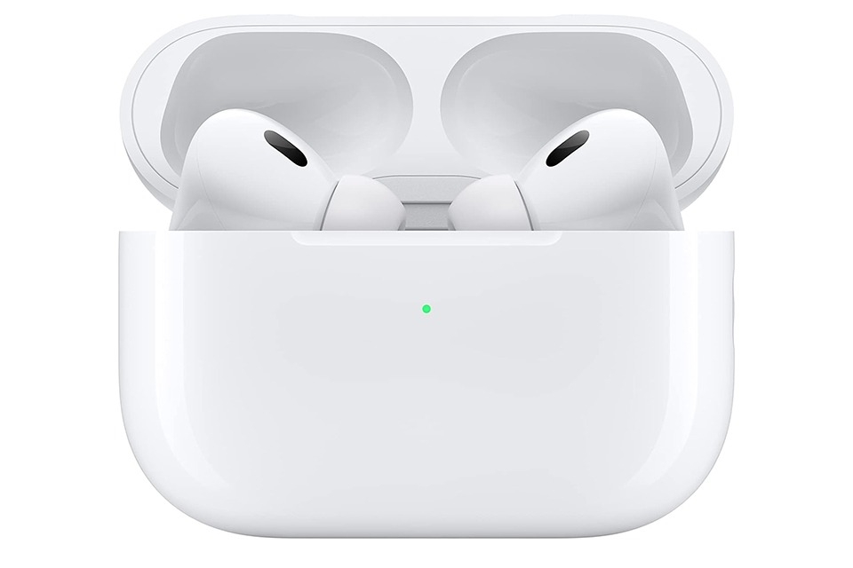 Với thiết kế trẻ trung và màu sắc trắng tinh tế, sản phẩm này không chỉ là một phụ kiện mà còn mang đến trải nghiệm âm thanh chất lượng cao