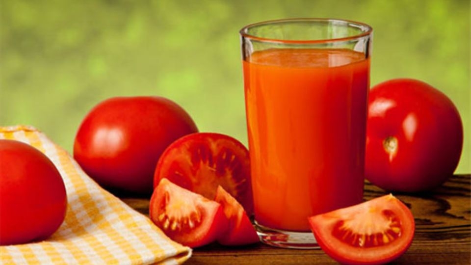 Nước ép cà chua chin