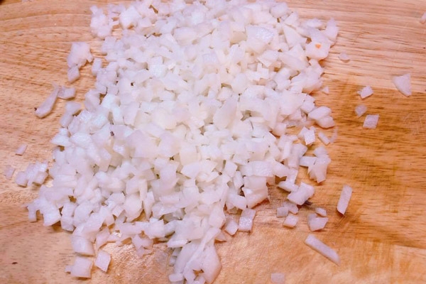 Hành tây cắt hạt lựu
