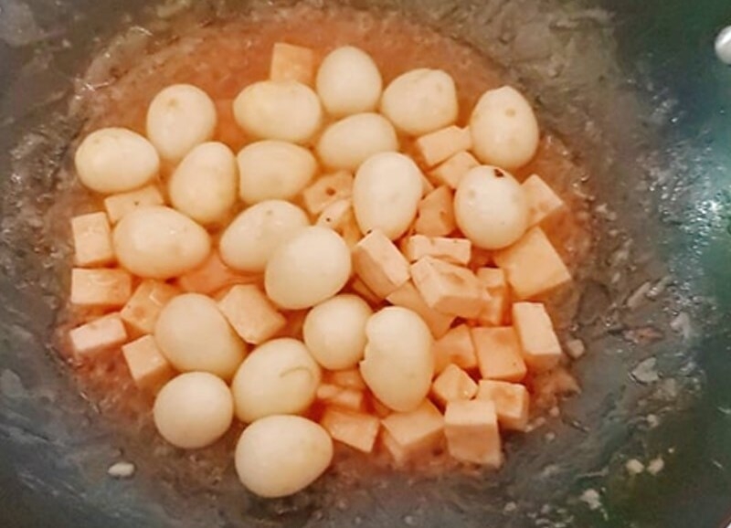 Xào hỗn hợp món ăn