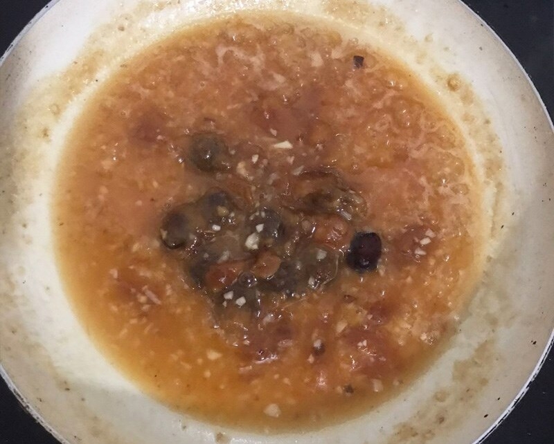 Làm sốt me