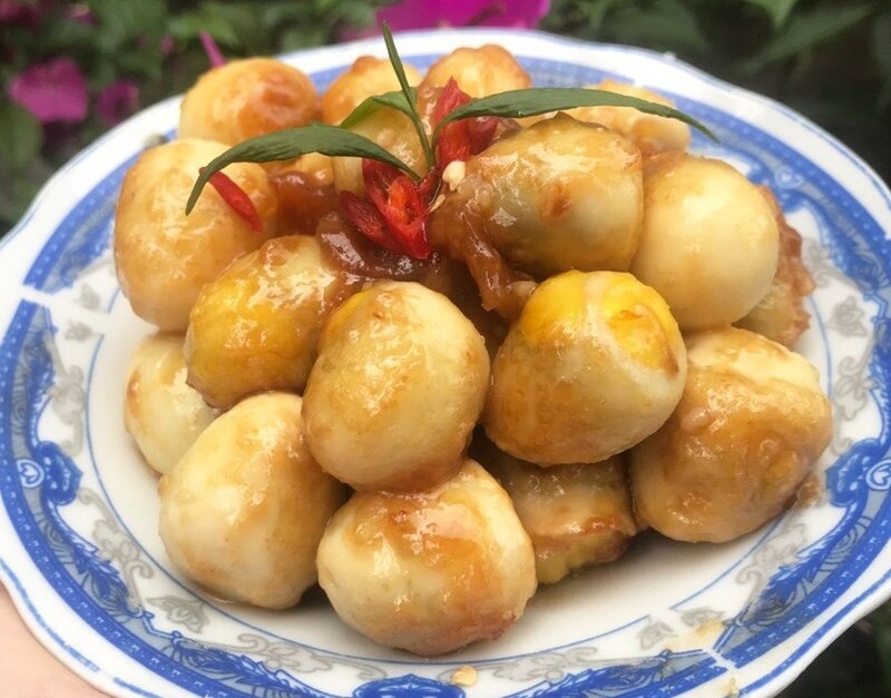 Trứng cút sốt me dễ gây nghiện