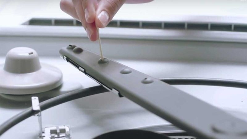 Vì sao máy rửa bát không rửa sạch? Tìm hiểu nguyên nhân và cách xử lý cực hiệu quả - Hình 2