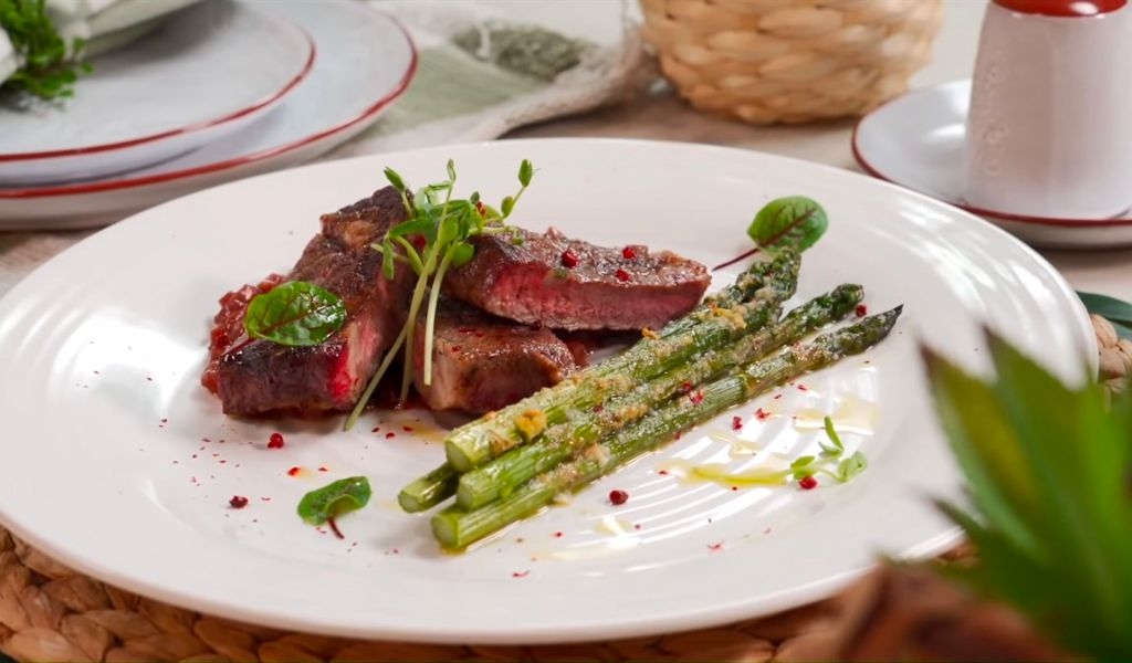 Hướng dẫn làm bò áp chảo mềm ngọt ngon như nhà hàng và lưu ý khi nấu để luôn thành công 5