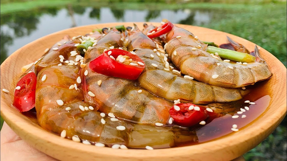 Tôm ngâm tương là một món ăn truyền thống Hàn Quốc