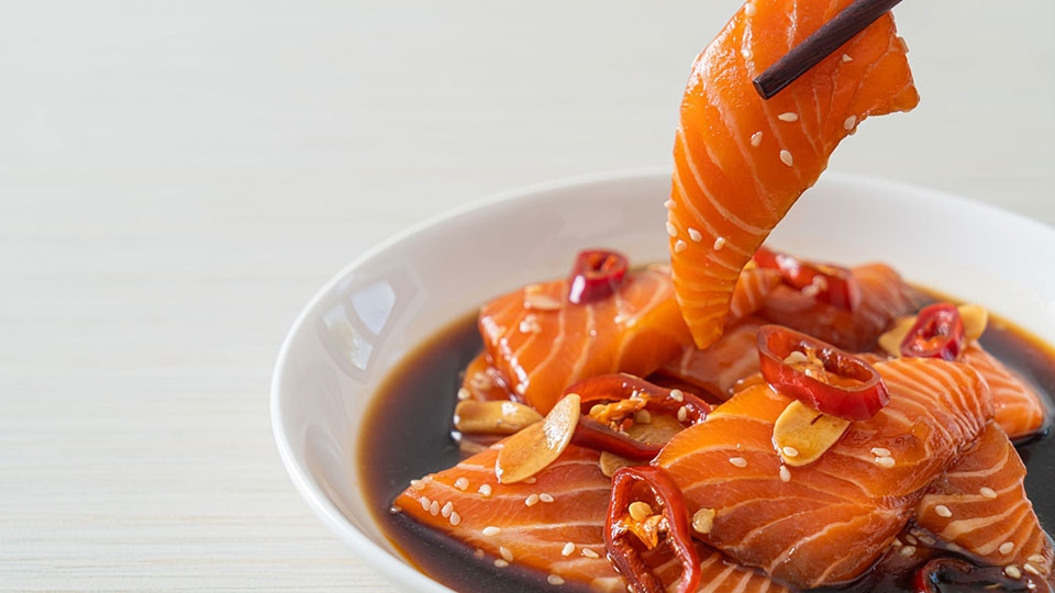 Món cá hồi ngâm tương