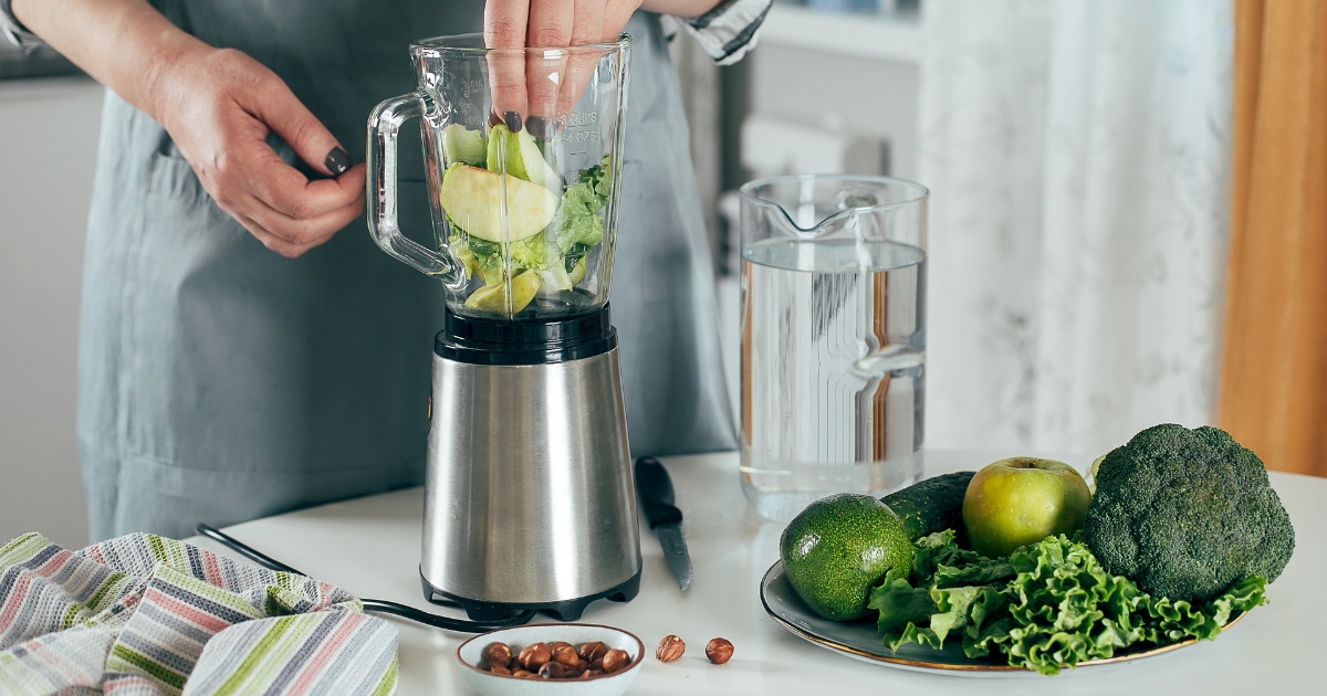 máy xay sinh tố có mùi khét 3