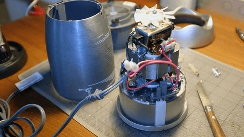 máy xay sinh tố có mùi khét 7