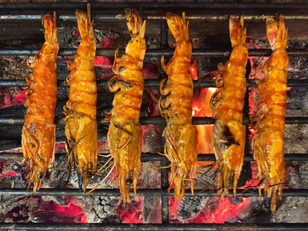 Tôm nướng sa tế siêu bắt miệng, thích hợp đổi vị cho bữa ăn gia đình thêm đa dạng 4