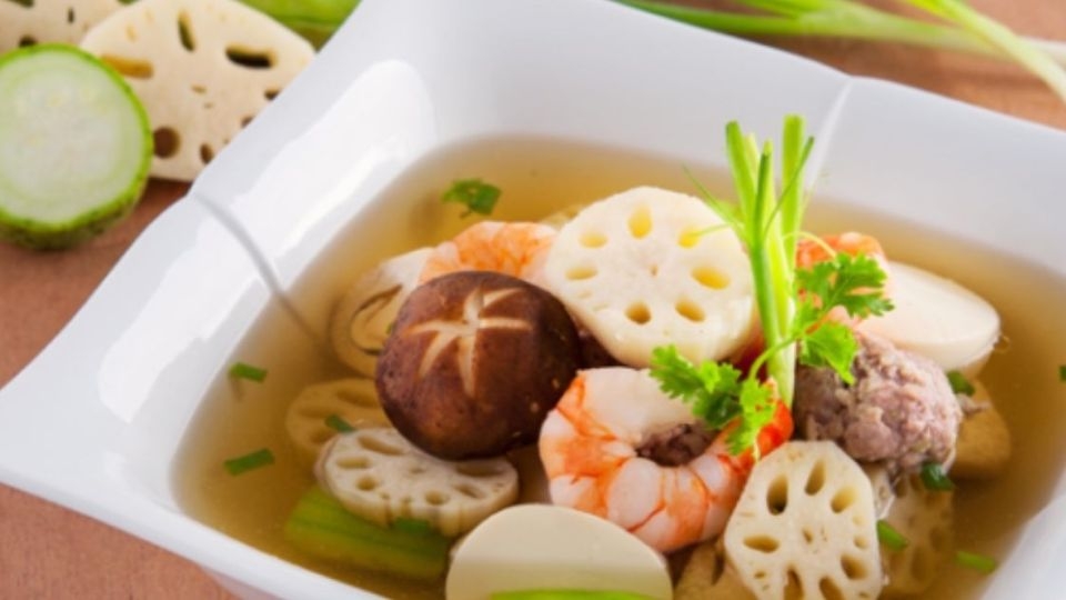 Canh củ sen nấu tôm