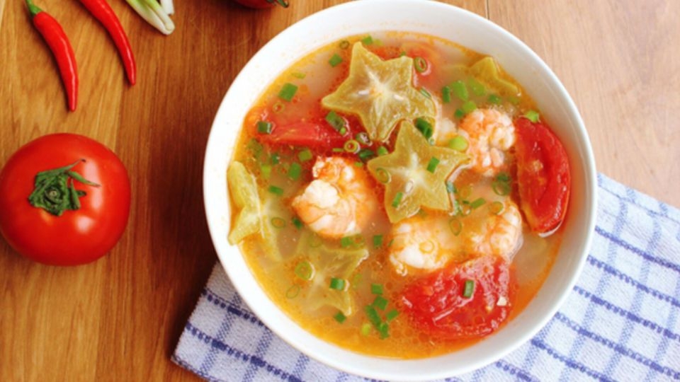 Canh tôm nấu khế