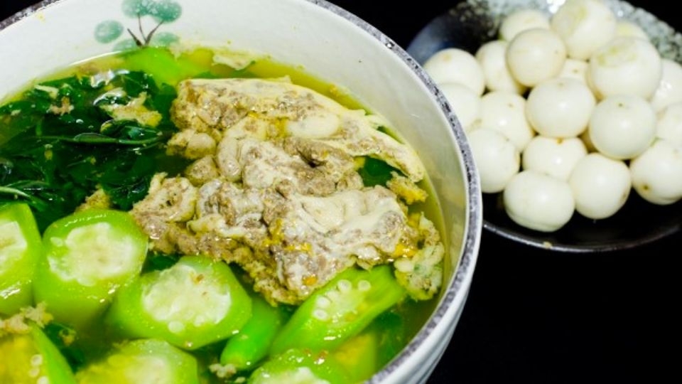 Canh cua rau đay mướp