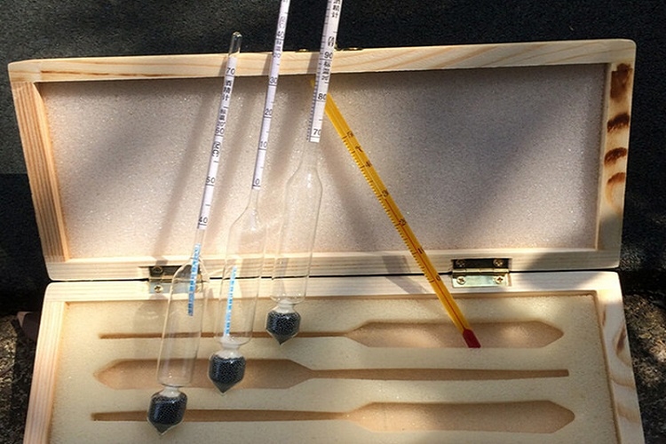 Nhiệt kế rượu dùng để đo nhiệt độ nước, nhiệt độ môi trường, nhiệt độ khí quyển