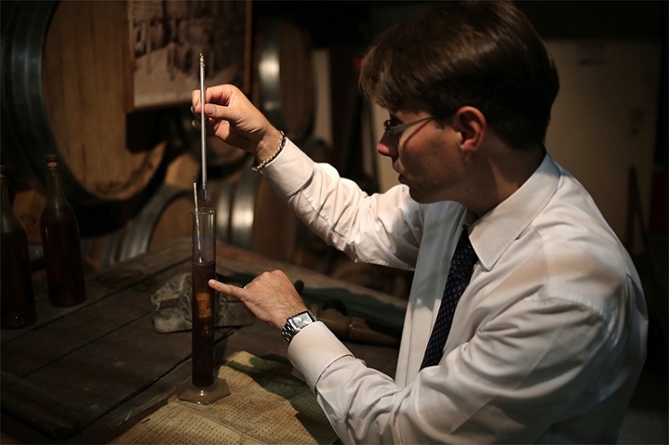 Nhiệt kế rượu dùng để đo ở những nơi có nhiệt độ thấp